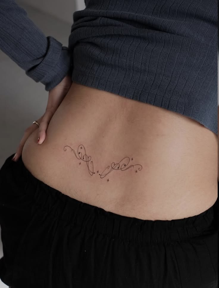 Mẫu hình xăm hõm Venus và bụng dưới – mẫu 41