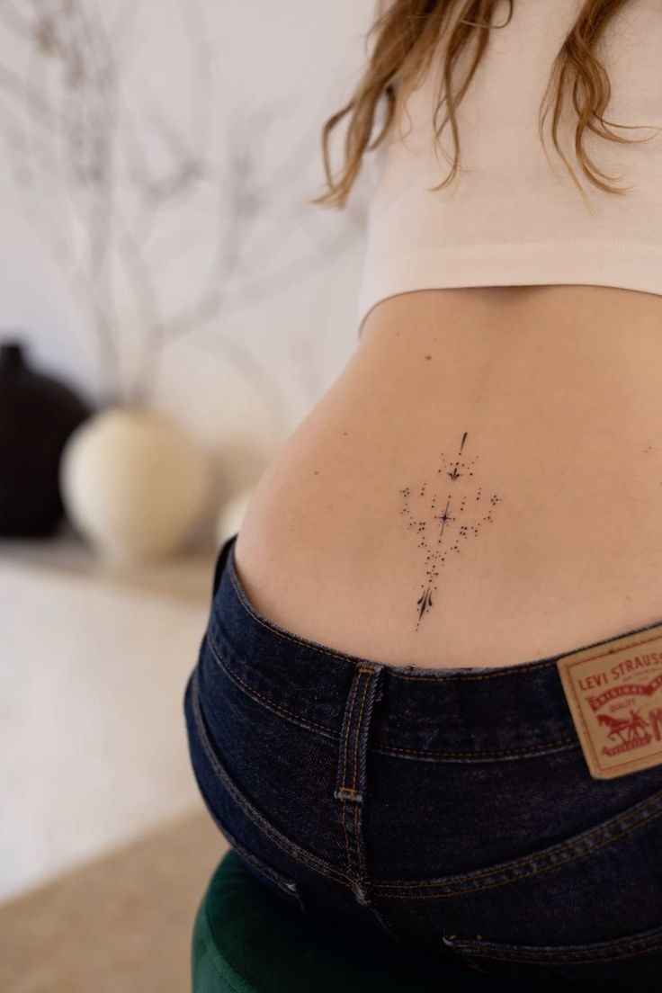 Mẫu hình xăm hõm Venus và bụng dưới – mẫu 42