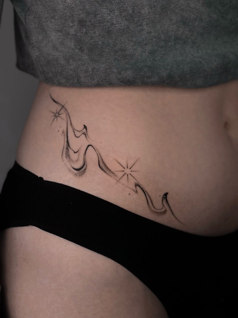 Mẫu hình xăm hõm Venus và bụng dưới – mẫu 59