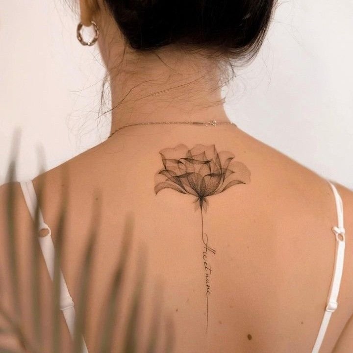 Mẫu hình xăm dọc sống lưng