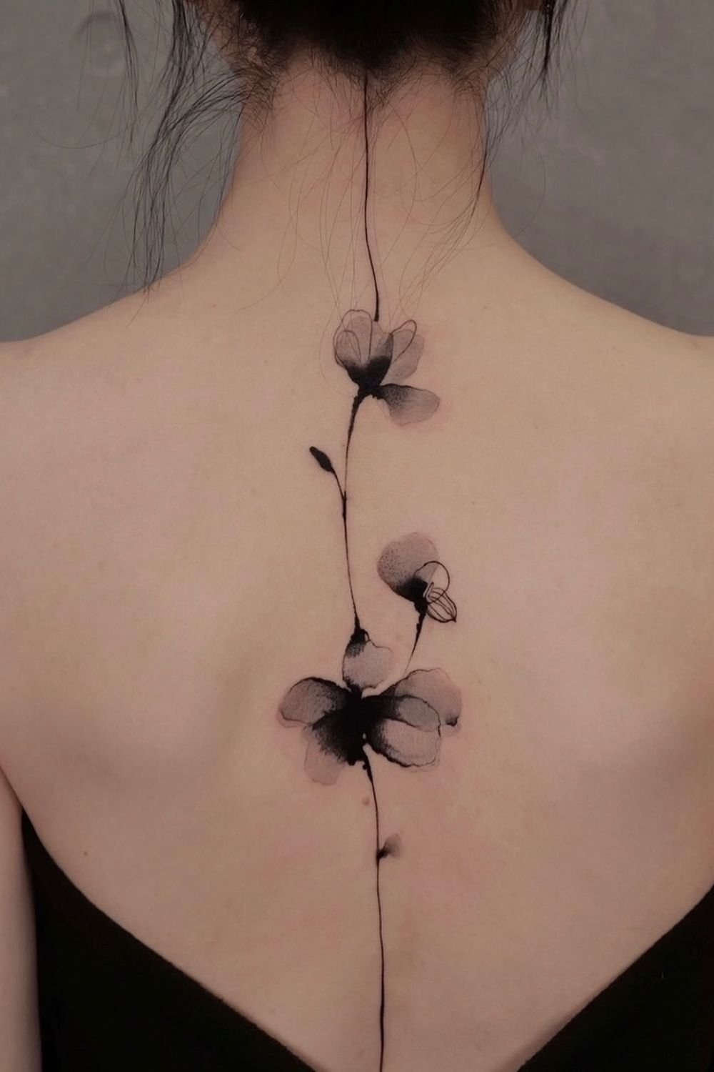 Mẫu hình xăm dọc sống lưng
