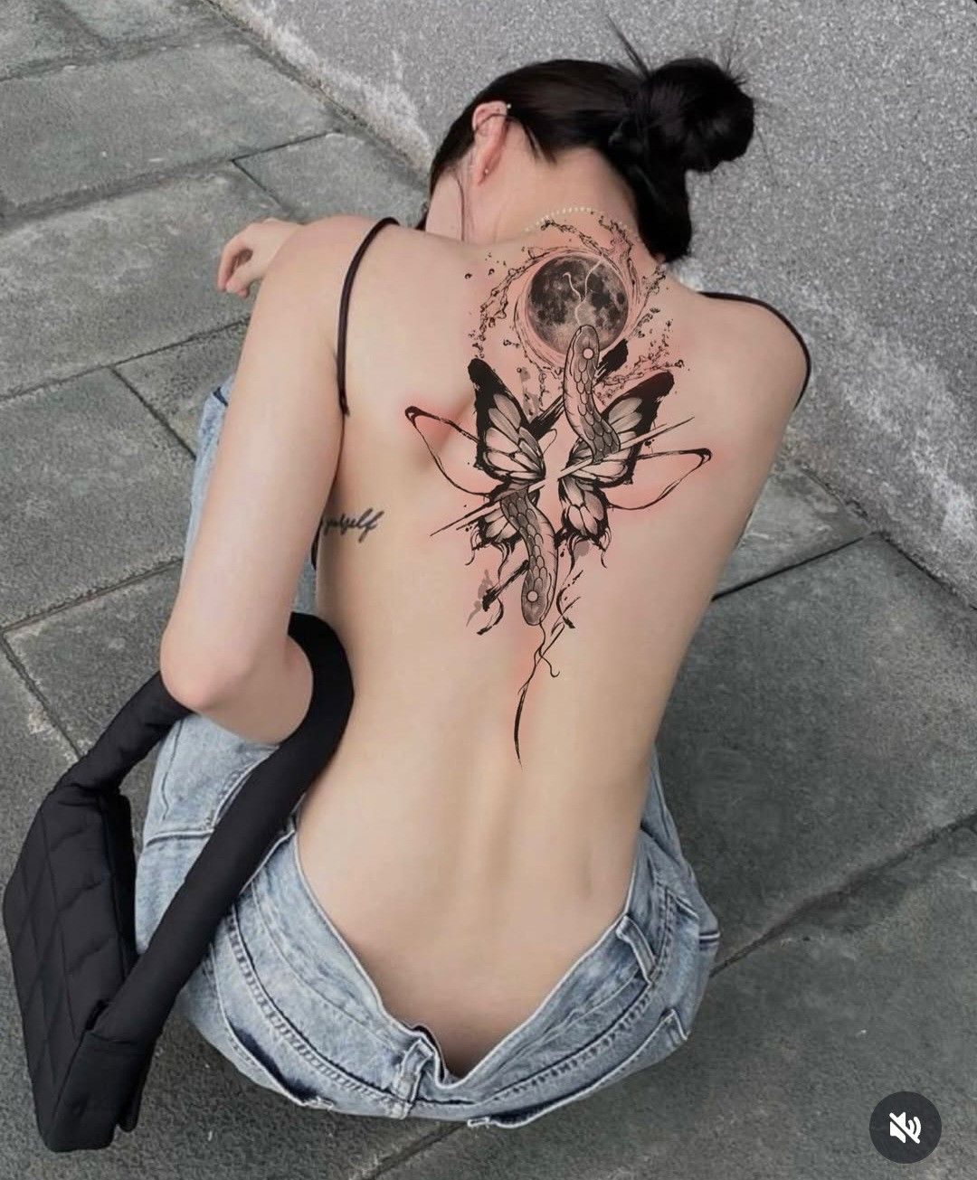 Mẫu hình xăm dọc sống lưng