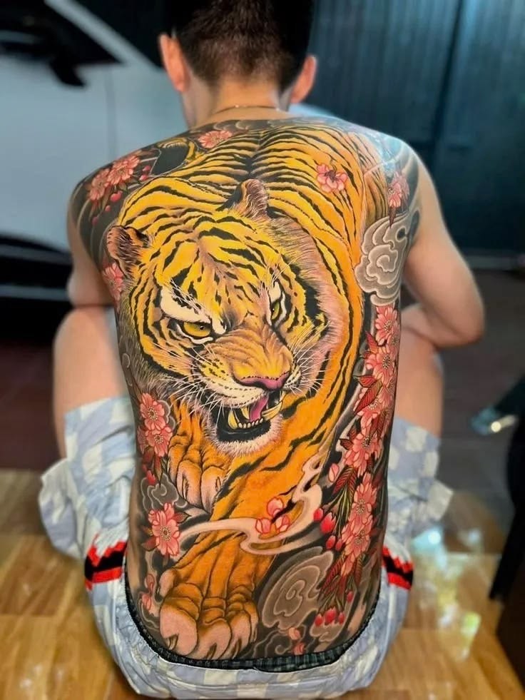 Mẫu hình xăm full lưng nam