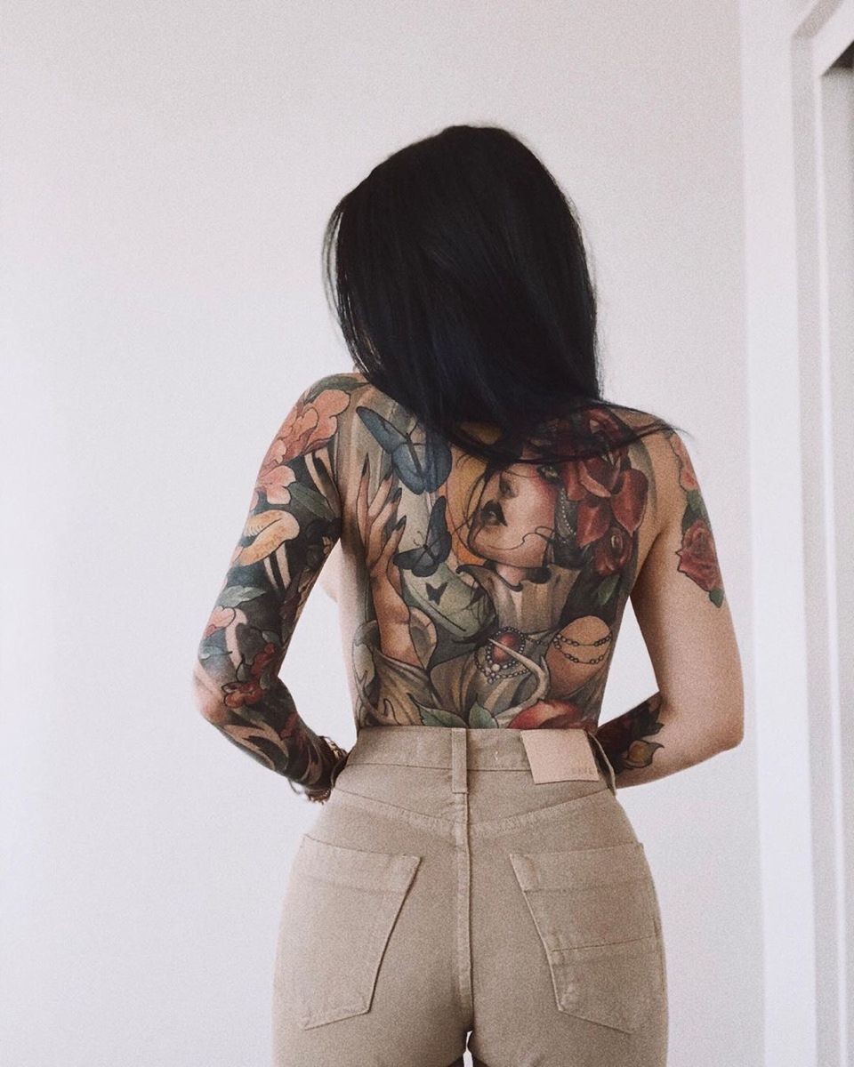 Mẫu hình xăm full lưng nữ