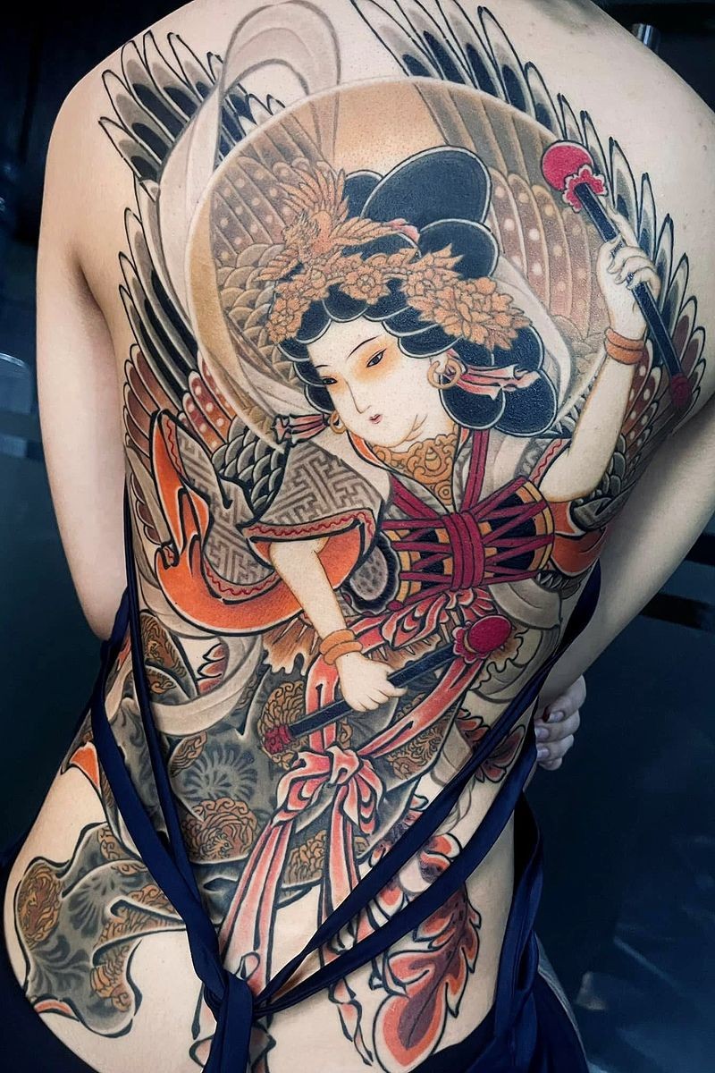 Mẫu hình xăm full lưng nữ