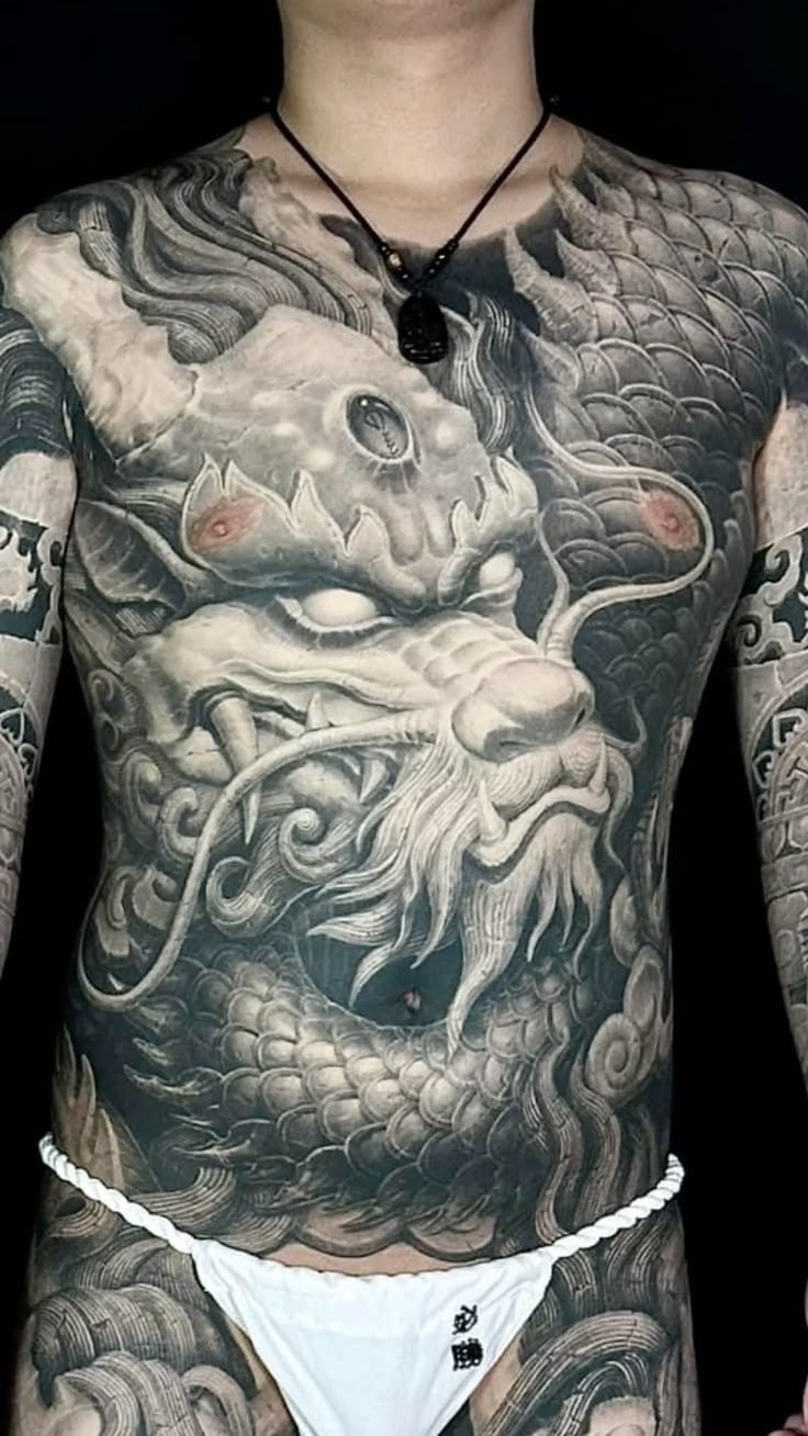 Mẫu hình xăm full ngực bụng nam