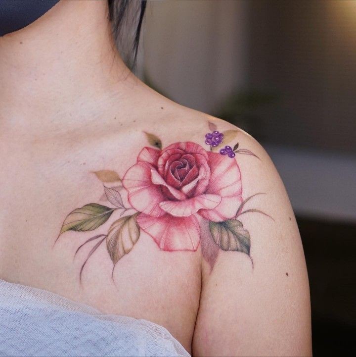 Mẫu hình xăm xương quai xanh cầu vai
