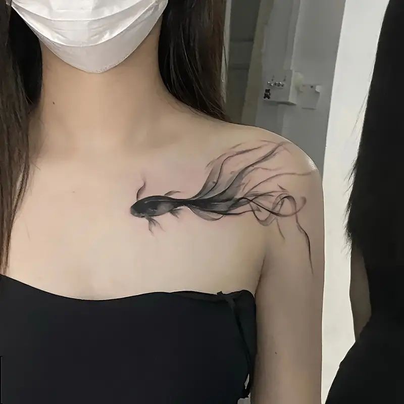 Mẫu hình xăm xương quai xanh cầu vai