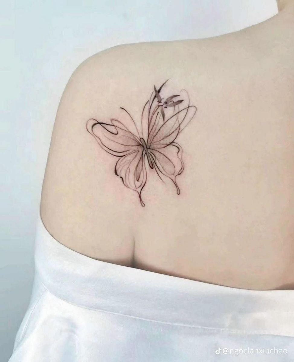 Mẫu hình xăm xương quai xanh cầu vai