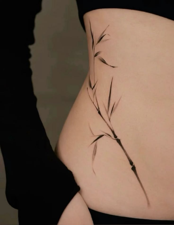 Mẫu hình xăm sườn eo