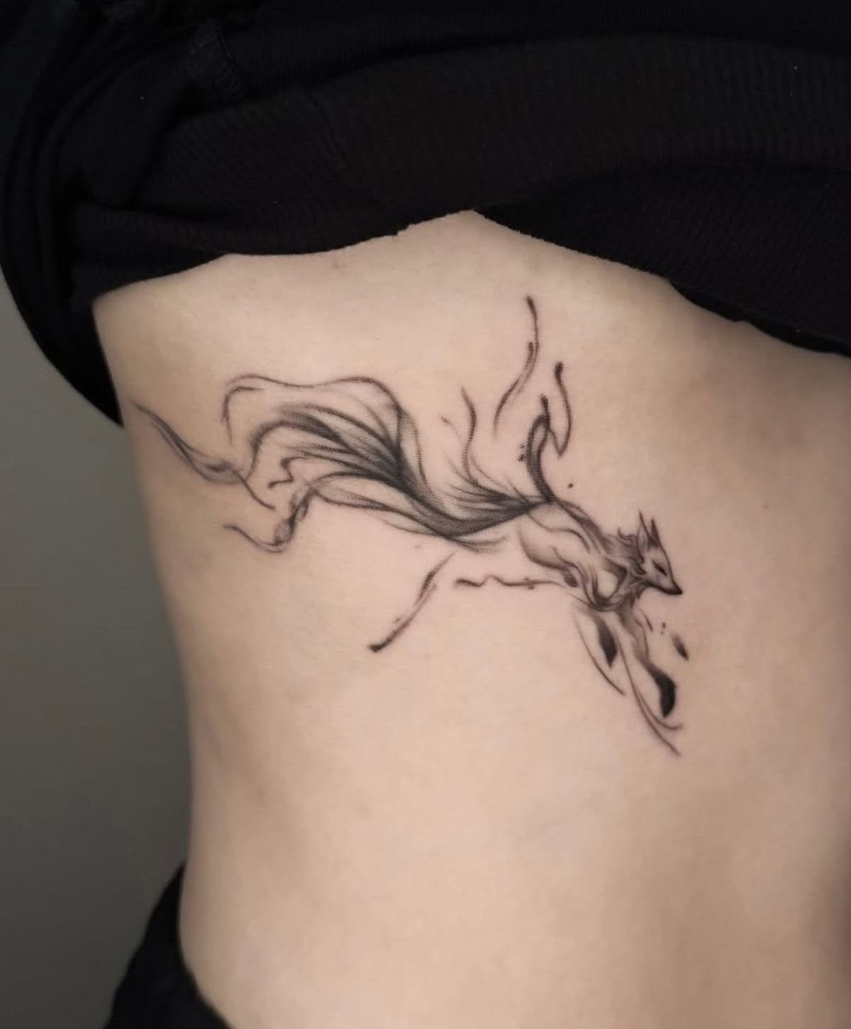 Mẫu hình xăm sườn eo