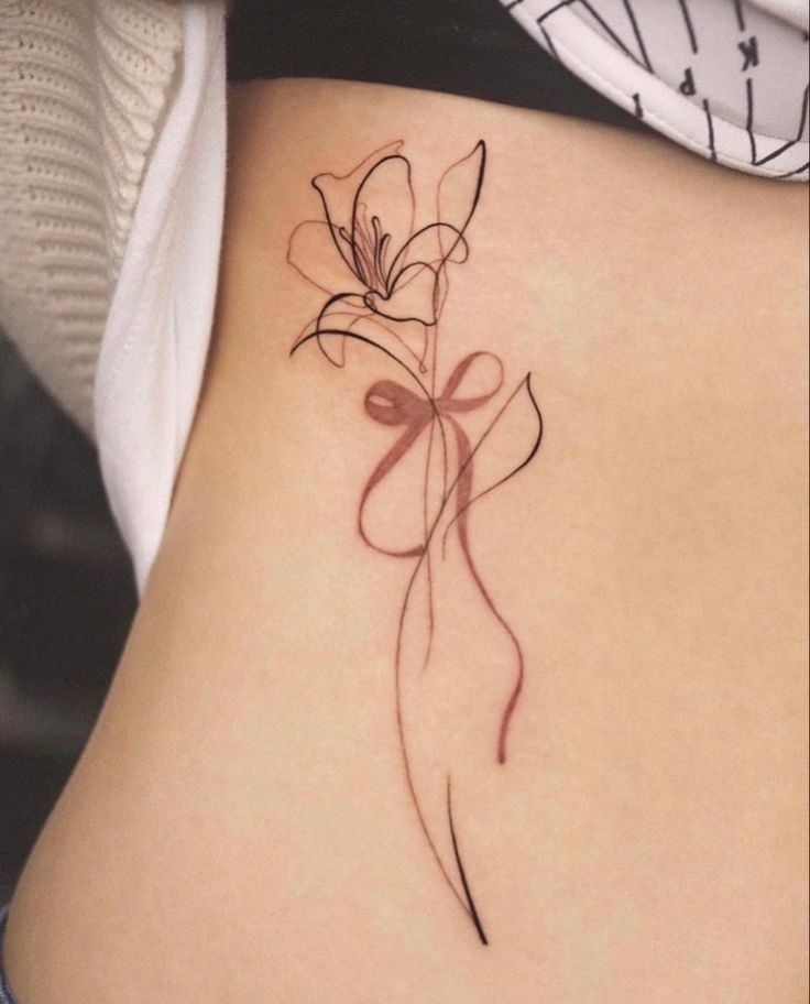 Mẫu hình xăm sườn eo