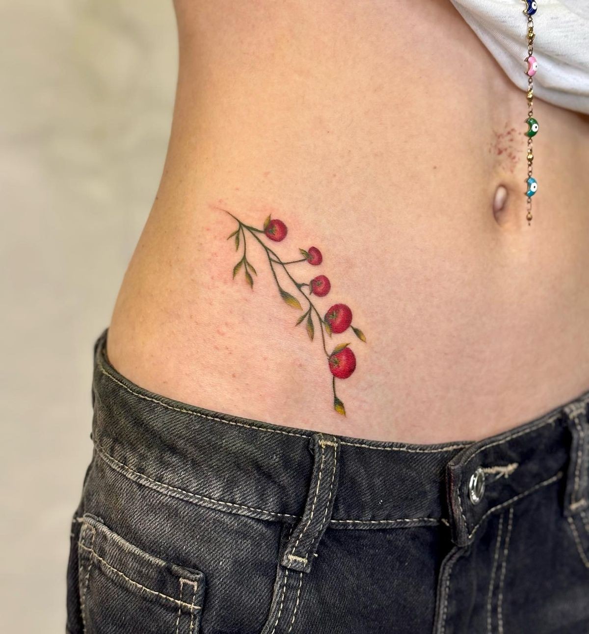 Mẫu hình xăm sườn eo