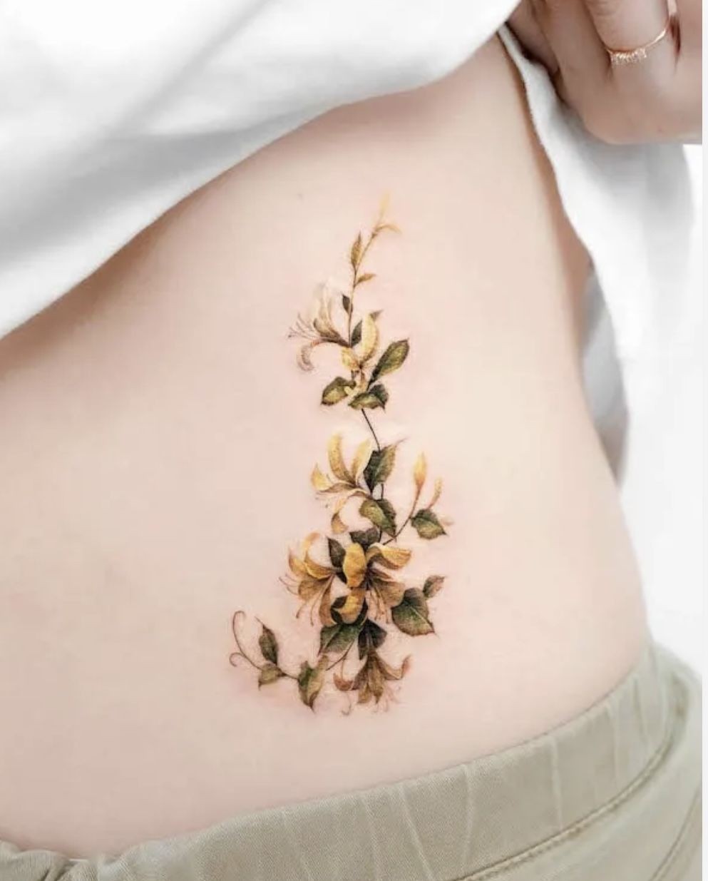 Mẫu hình xăm sườn eo