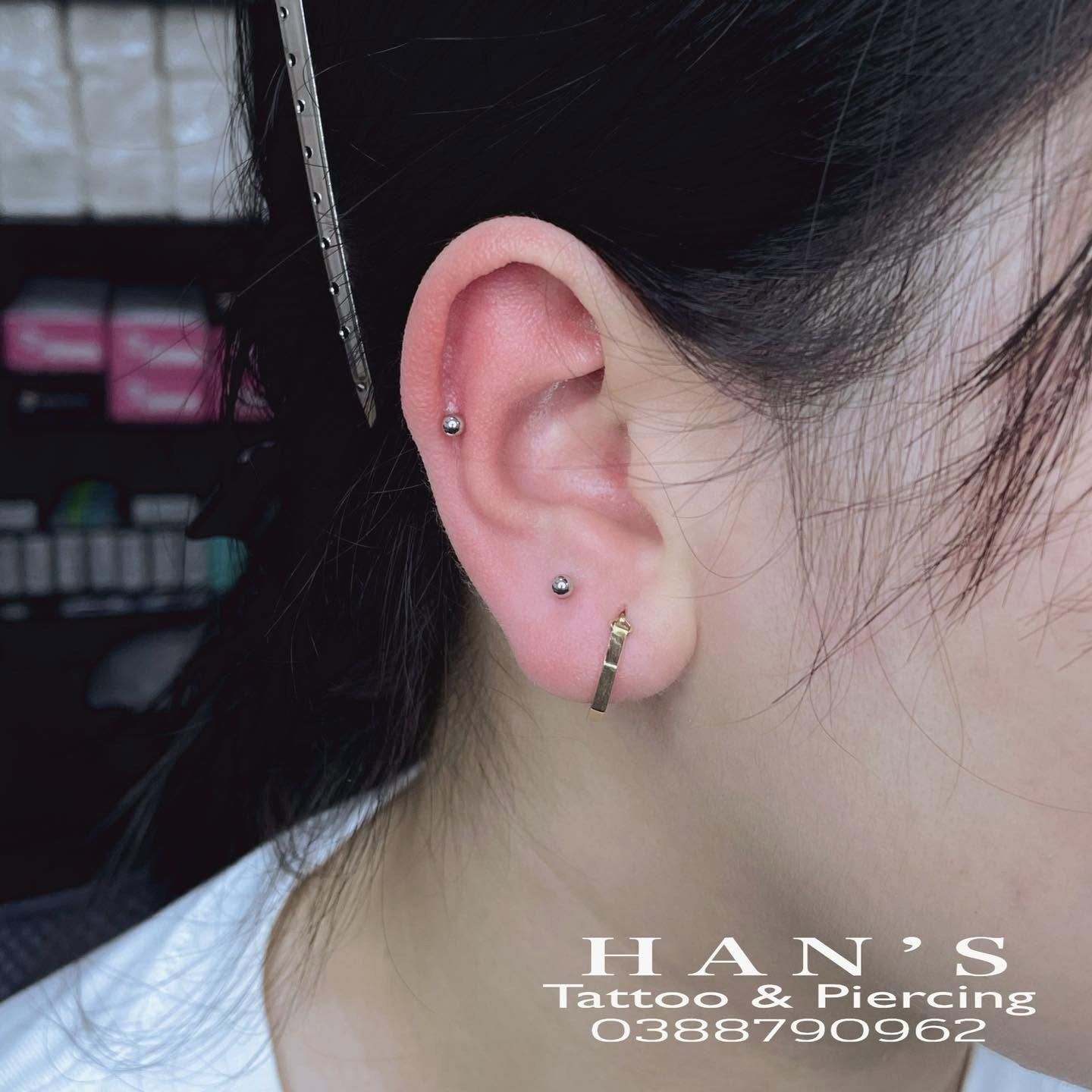 Xỏ khuyên sụn tai và dái tai nữ tại HAN's