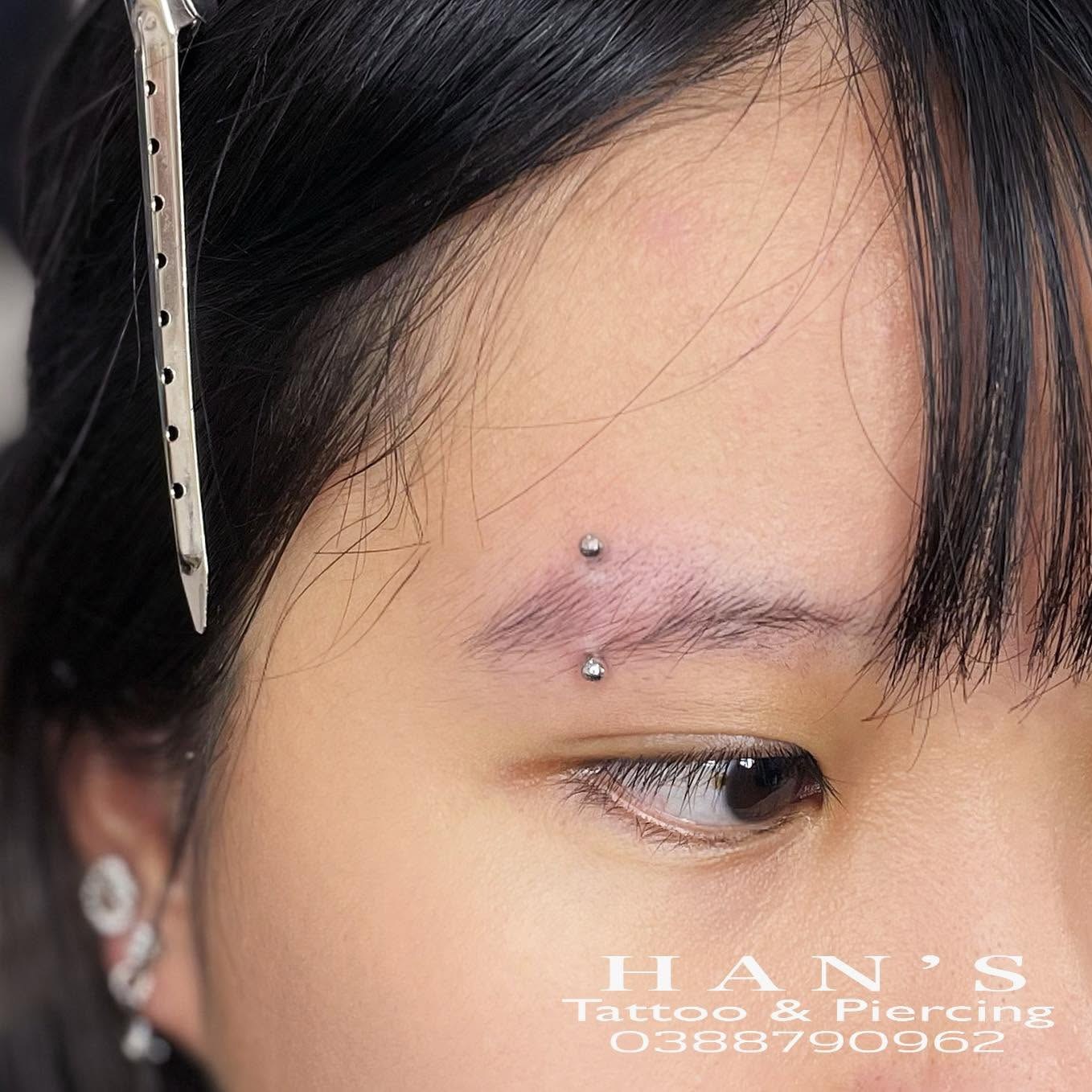 Xỏ khuyên chân mày (Anti-eyebrow) tại HAN's